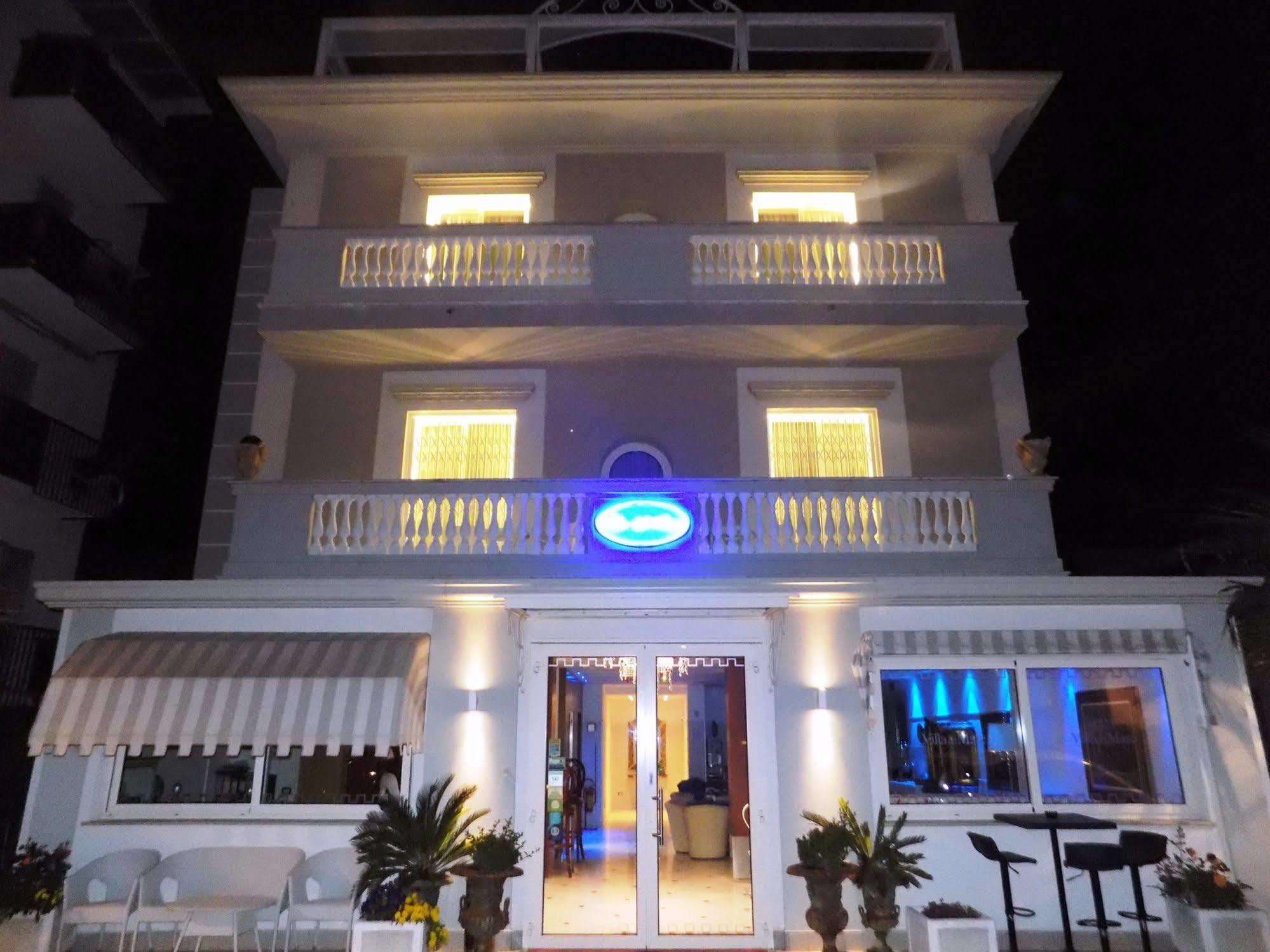 Hotel Residence Villa Del Mare Rímini Exterior foto